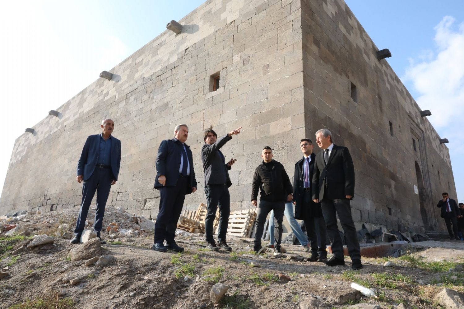 KÖŞK MEDRESE HİZMETE GİRMEK İÇİN GÜN SAYIYOR