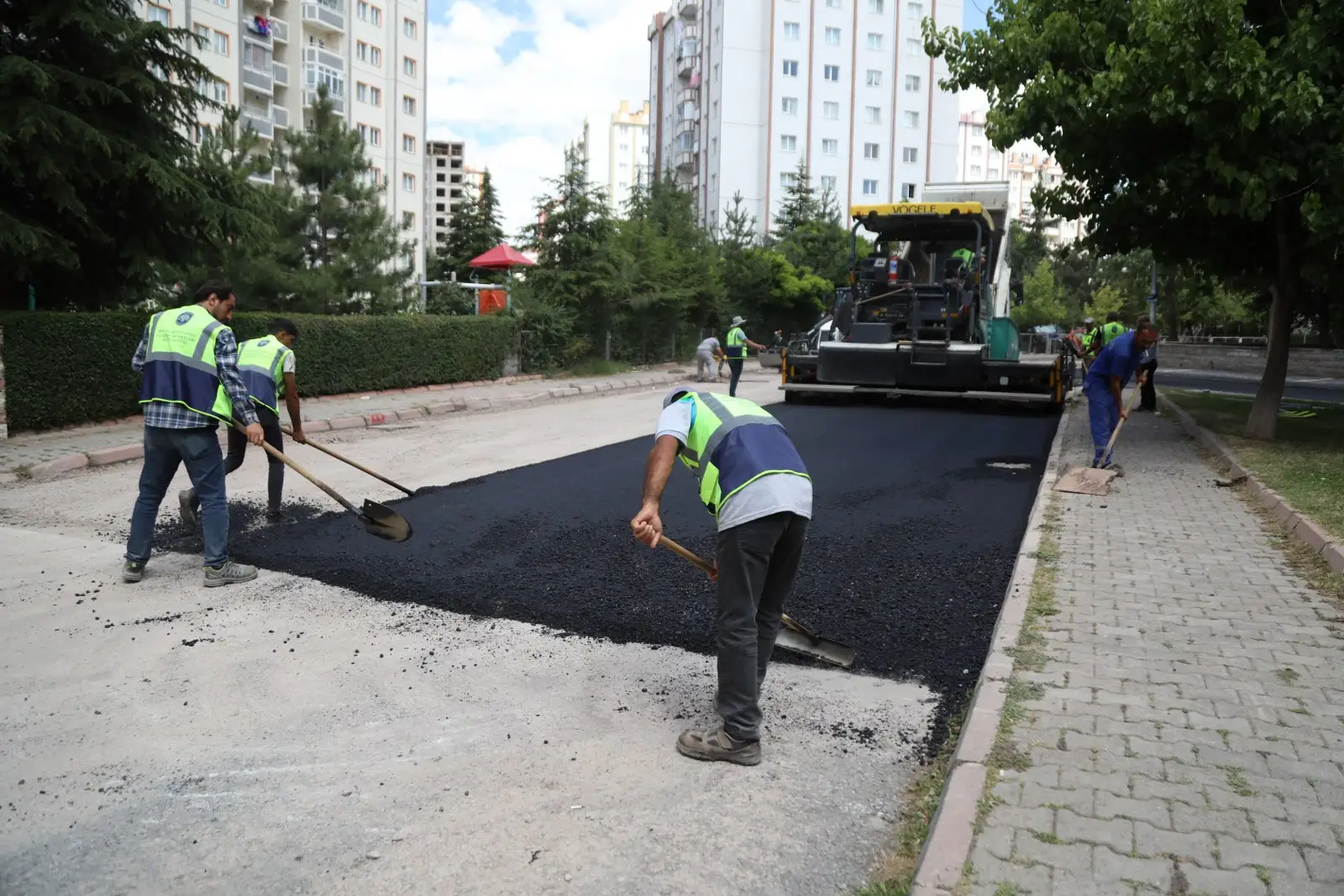 ASPHALT WORK FROM MELİKGAZİ TO EASILY EASE TRANSPORTATION IN İLDEM