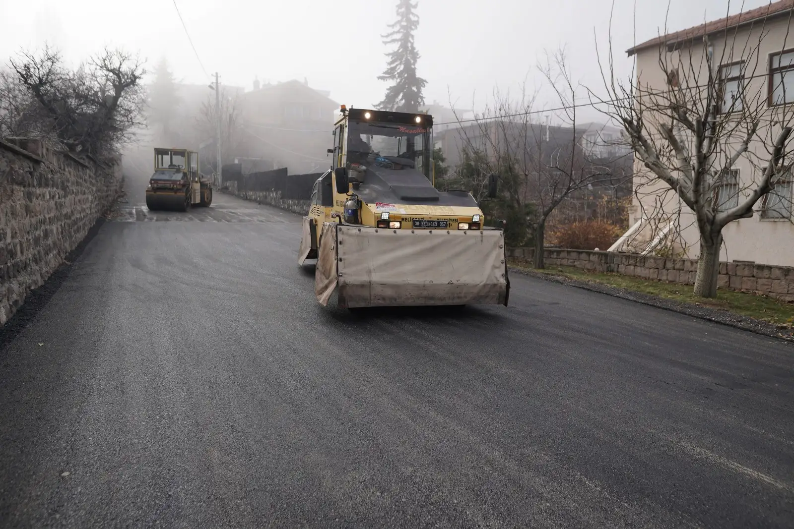 MELİKGAZİ, YOL ÇALIŞMALARI İLE ULAŞIMI DAHA KONFORLU HALE GETİRİYOR