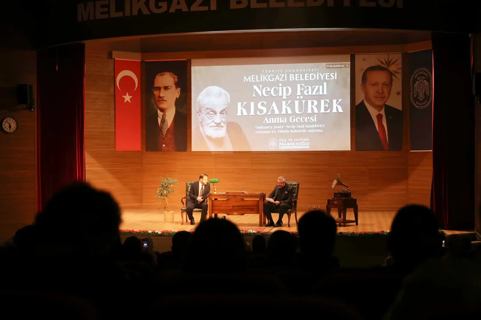 MELİKGAZİ’DE NECİP FAZIL KISAKÜREK ŞİİRLERİYLE ANILDI