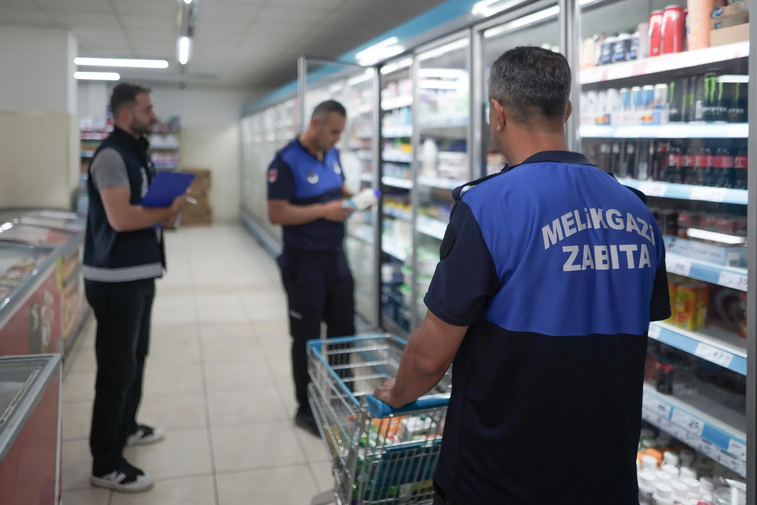 MELİKGAZİ ZABITA’DAN MARKETLERDE SIKI DENETİM   